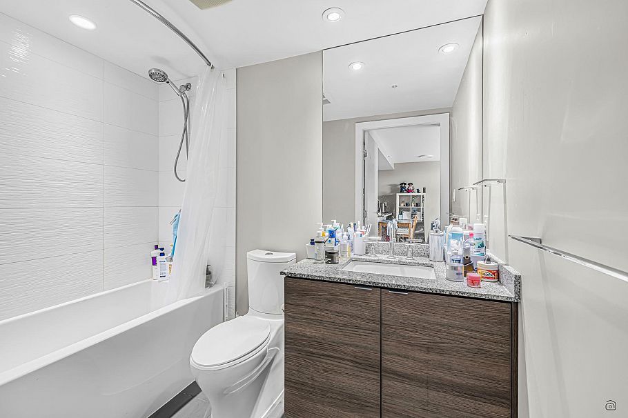 2605 488 SW Marine Drive Vancouver, BC - 2