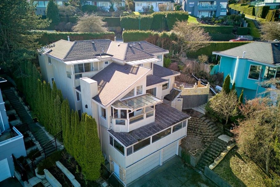 4628 Puget Drive Vancouver, BC - 1