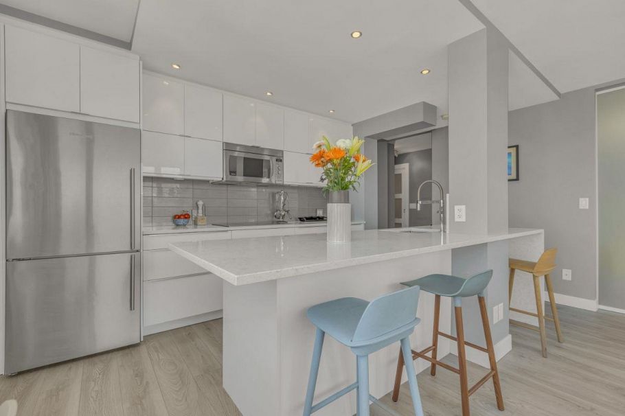 1903 1850 Comox Street Vancouver, BC - 1