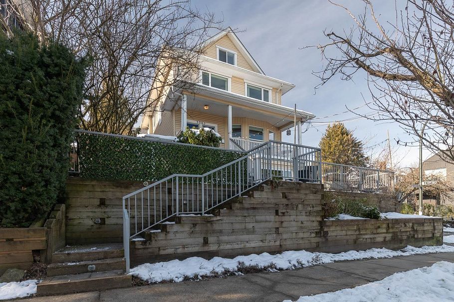 2414 E 5th Avenue Vancouver, BC - 17