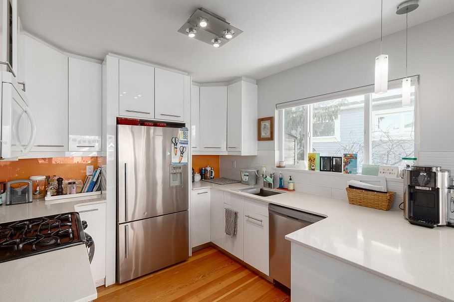 2414 E 5th Avenue Vancouver, BC - 23