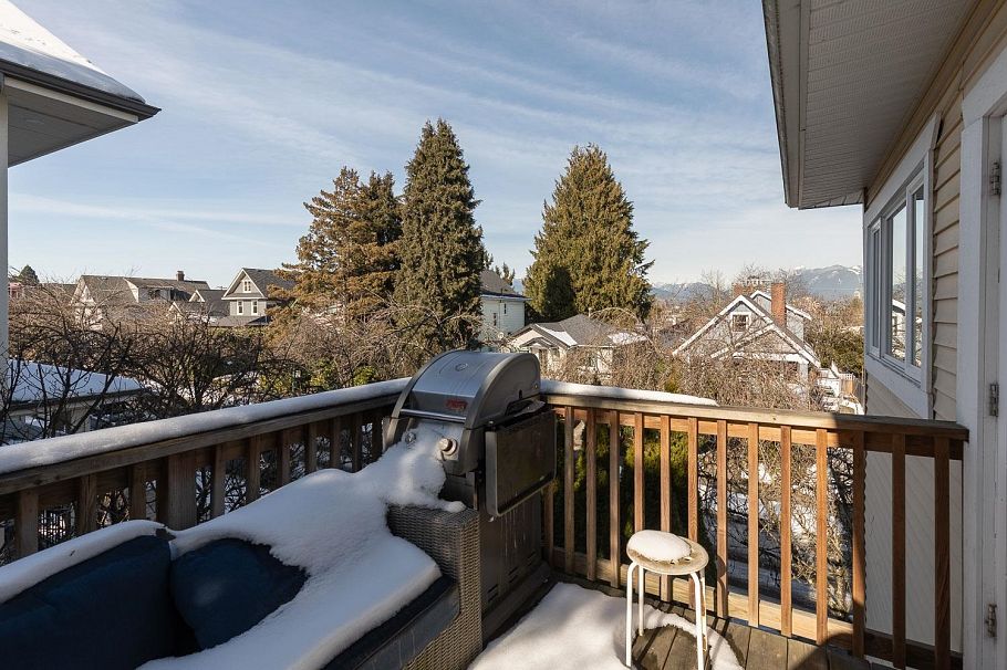 2414 E 5th Avenue Vancouver, BC - 3