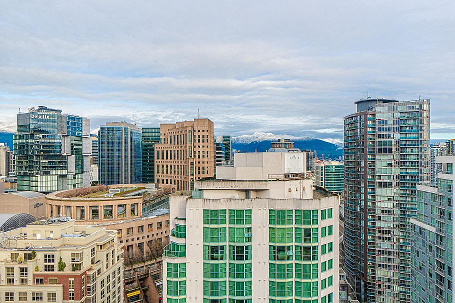 2405 888 Hamilton Street Vancouver, BC - 5