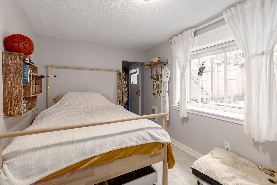 2414 E 5th Avenue Vancouver, BC - 12