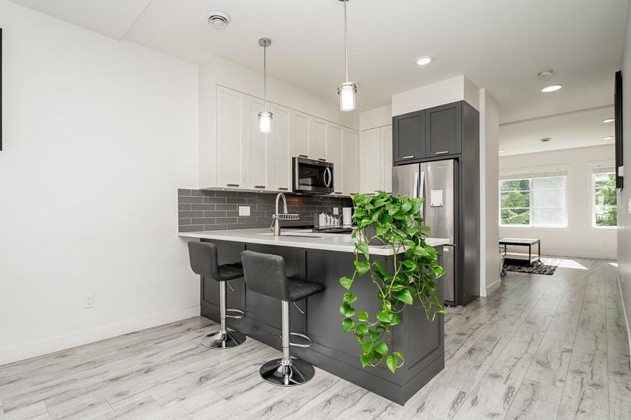 1004 1601 Quebec Street Vancouver, BC - 1