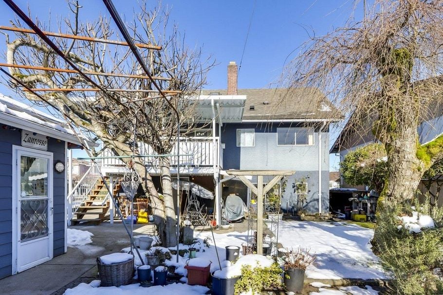 2542 E 3rd Avenue Vancouver, BC - 11