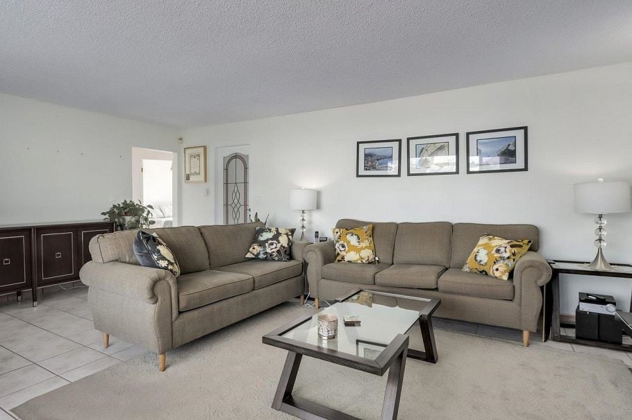 2542 E 3rd Avenue Vancouver, BC - 24