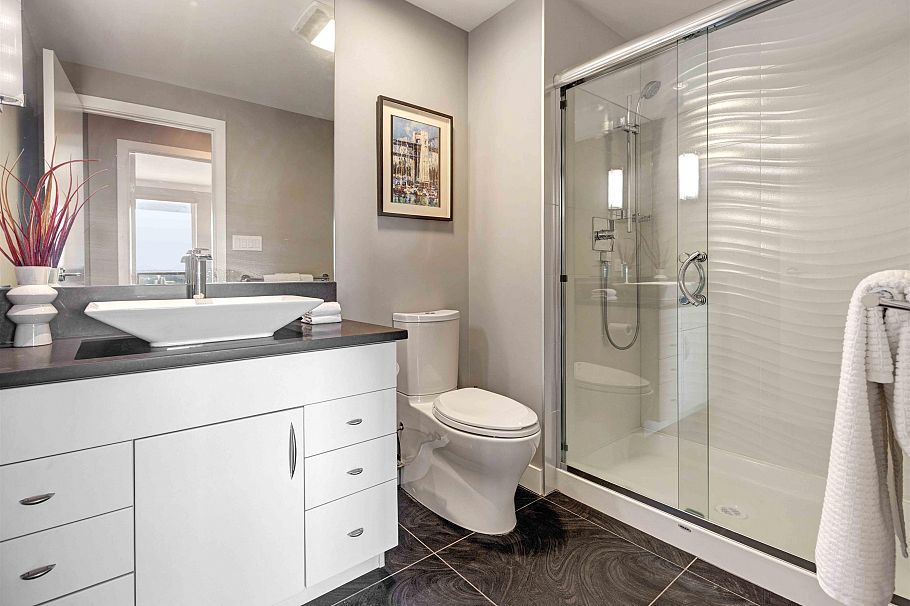 2302 1500 Howe Street Vancouver, BC - 9