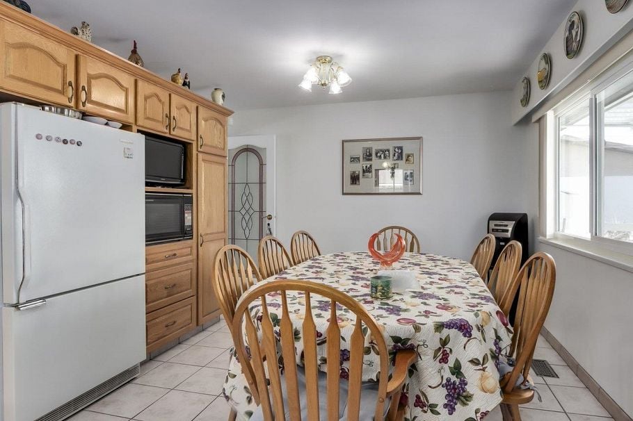 2542 E 3rd Avenue Vancouver, BC - 28