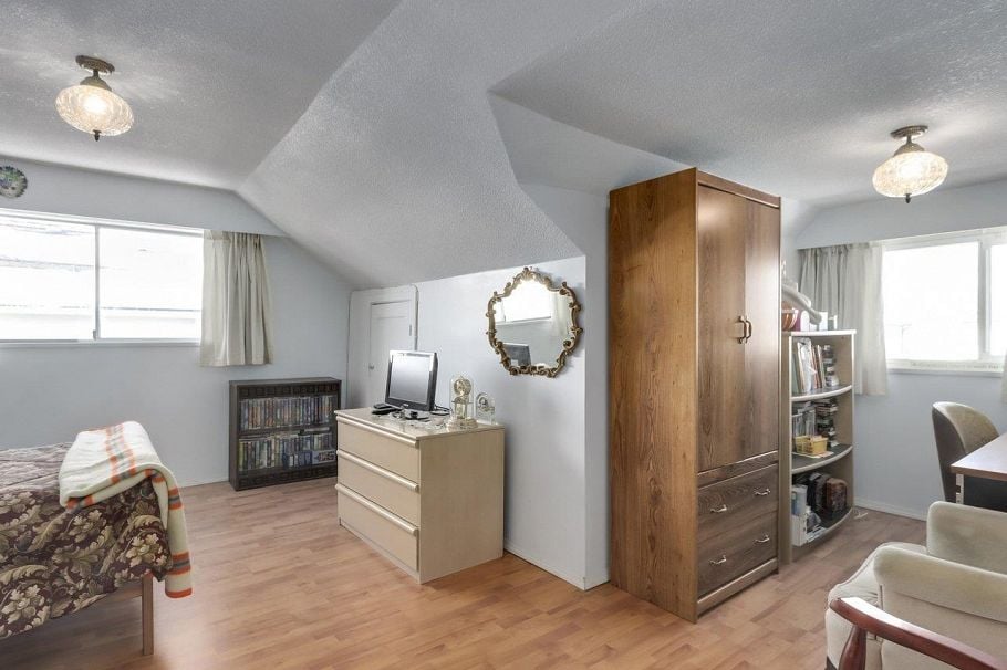 2542 E 3rd Avenue Vancouver, BC - 33