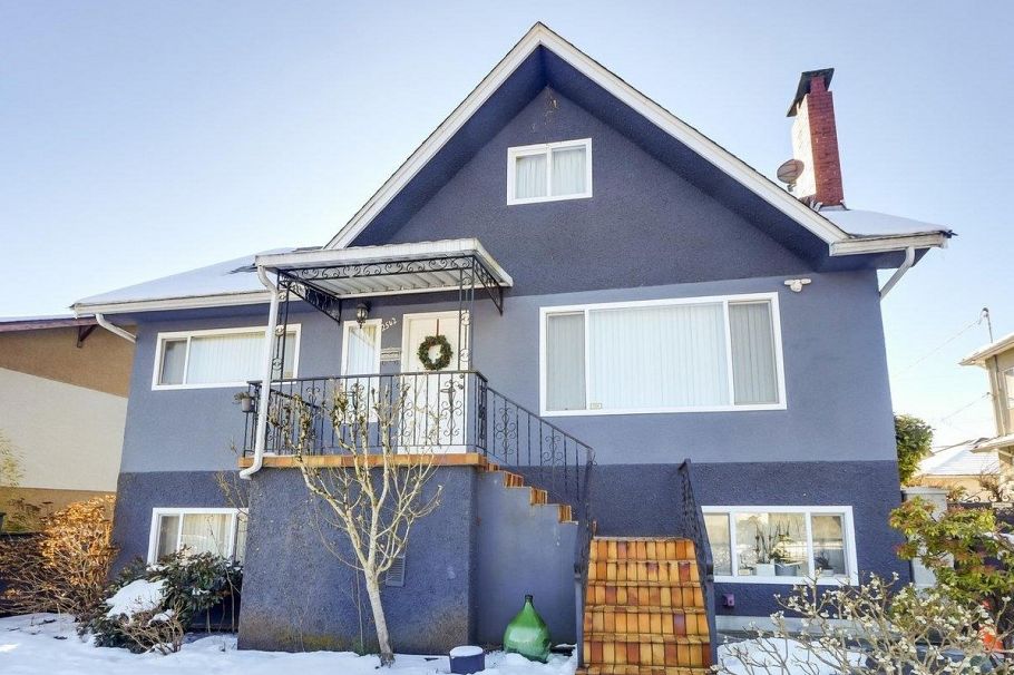 2542 E 3rd Avenue Vancouver, BC - 1