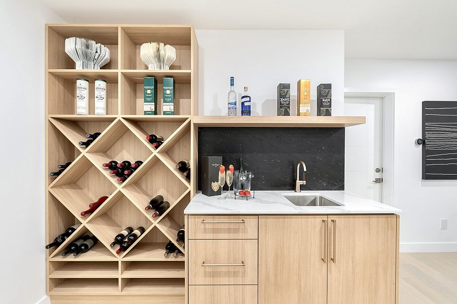 202 5287 E Somerville Street Vancouver, BC - 3