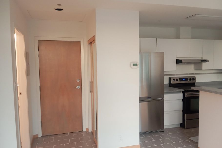 406 989 Nelson Street Vancouver, BC - 1