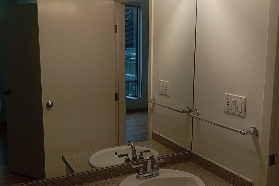 406 989 Nelson Street Vancouver, BC - 3