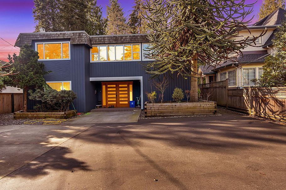 2505 William Avenue North Vancouver, BC - 1