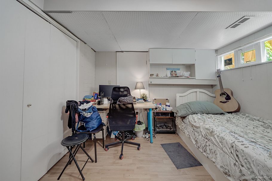 6891 E Heather Street Vancouver, BC - 5