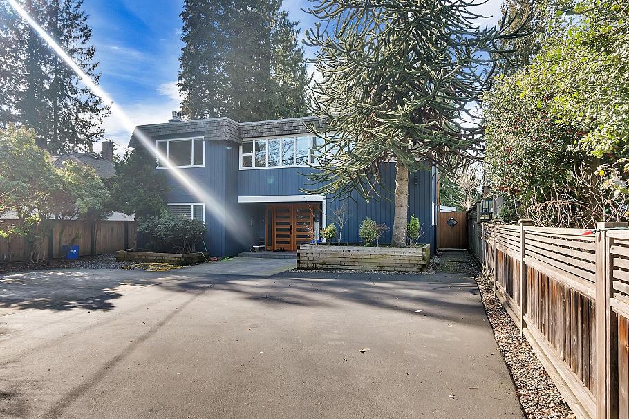 2505 William Avenue North Vancouver, BC - 23