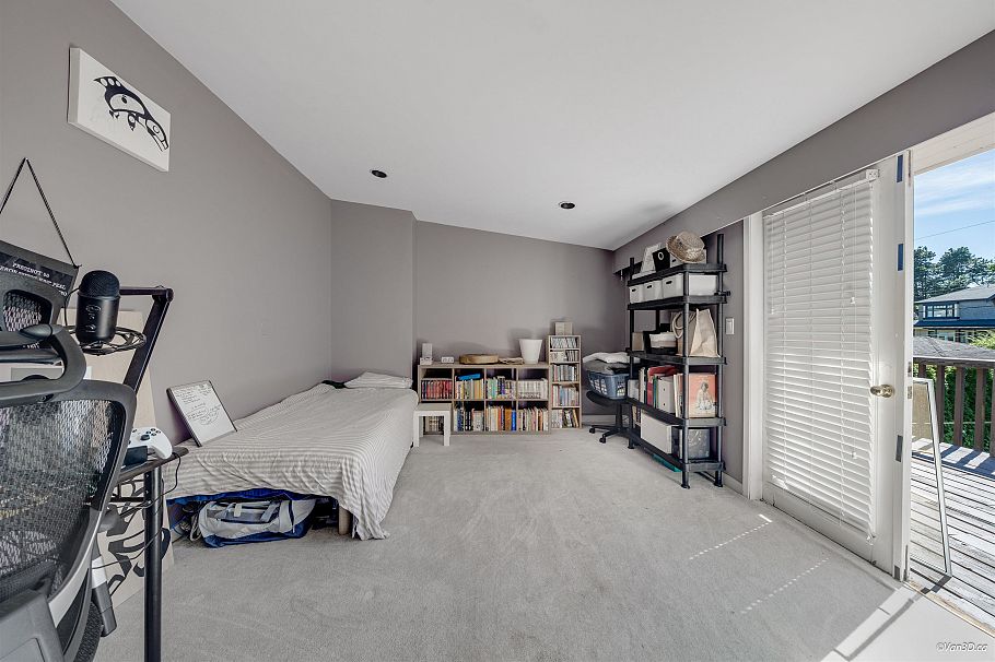 6891 E Heather Street Vancouver, BC - 9