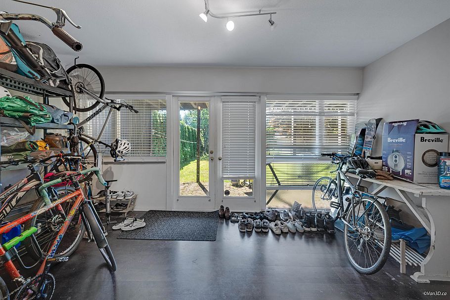 6891 E Heather Street Vancouver, BC - 37