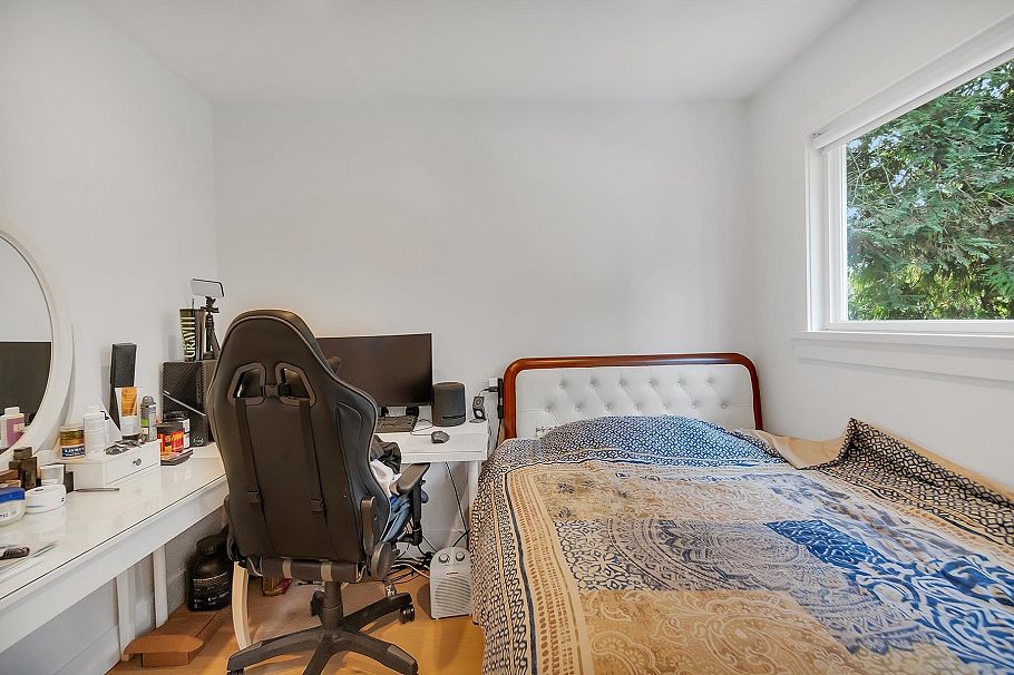 2505 William Avenue North Vancouver, BC - 13