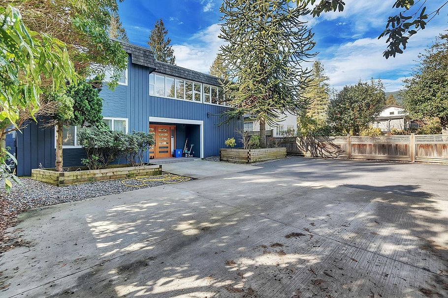 2505 William Avenue North Vancouver, BC - 25
