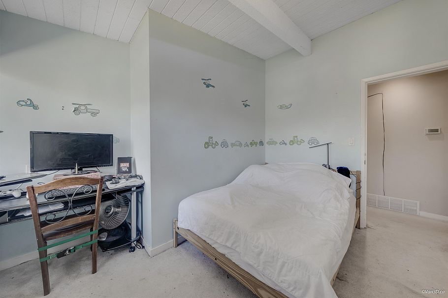 6891 E Heather Street Vancouver, BC - 21