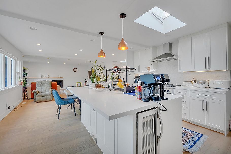 2505 William Avenue North Vancouver, BC - 3