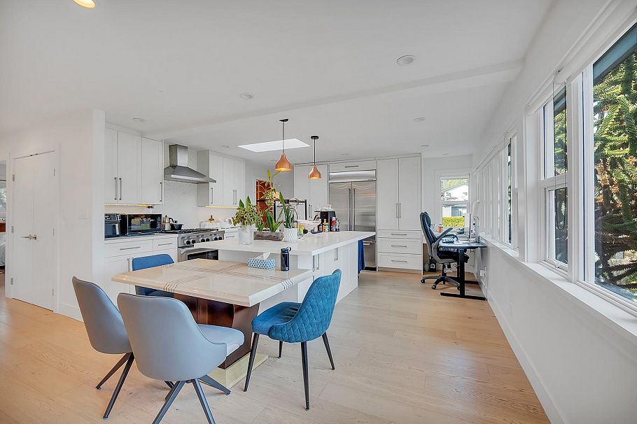 2505 William Avenue North Vancouver, BC - 9