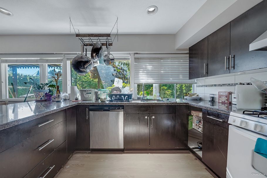 6891 E Heather Street Vancouver, BC - 31