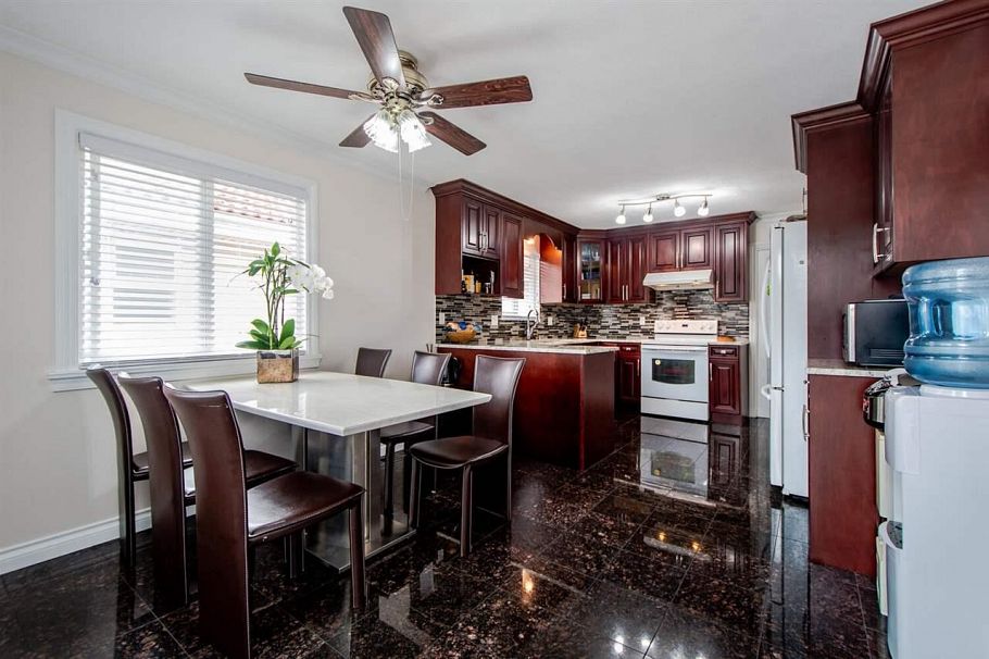 5756 St. Margarets Street Vancouver, BC - 4