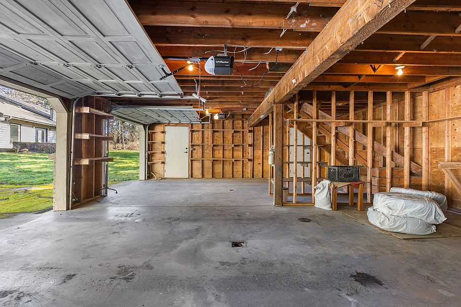 4278 W 12th Avenue Vancouver, BC - 12