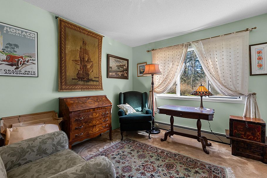 4278 W 12th Avenue Vancouver, BC - 2