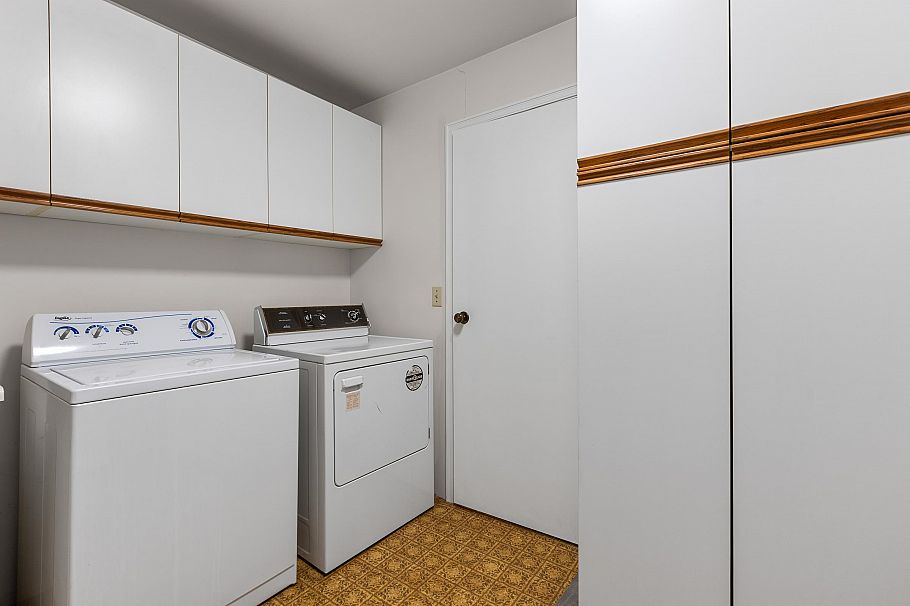 4278 W 12th Avenue Vancouver, BC - 6