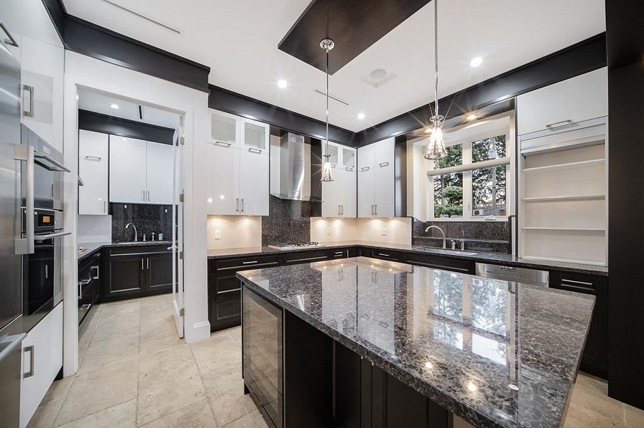 1420 W 53rd Avenue Vancouver, BC - 7