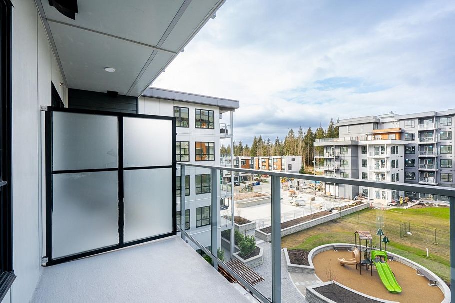 403 3596 Malsum Drive North Vancouver, BC - 25