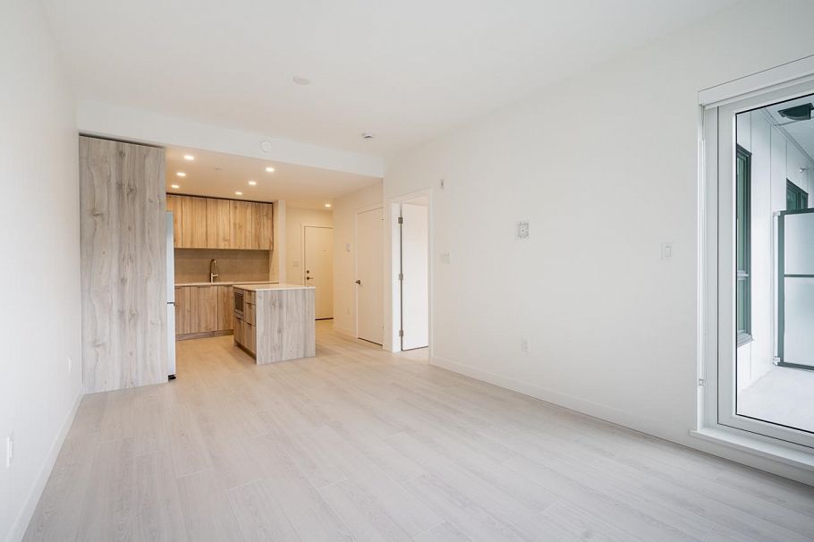 403 3596 Malsum Drive North Vancouver, BC - 17