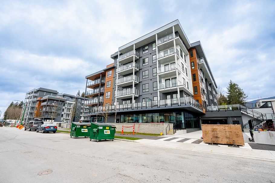 403 3596 Malsum Drive North Vancouver, BC - 4