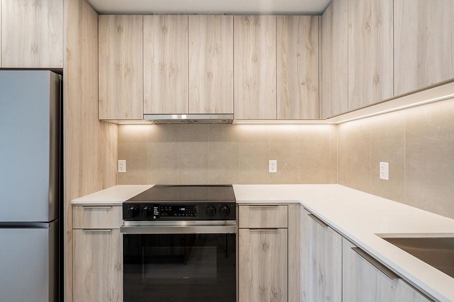 403 3596 Malsum Drive North Vancouver, BC - 11