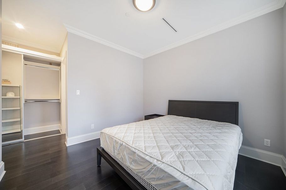 1420 W 53rd Avenue Vancouver, BC - 21