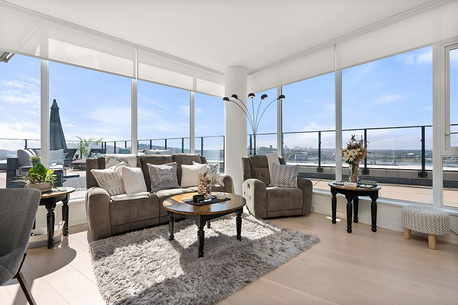 2602 1401 Hunter Street North Vancouver, BC - 2