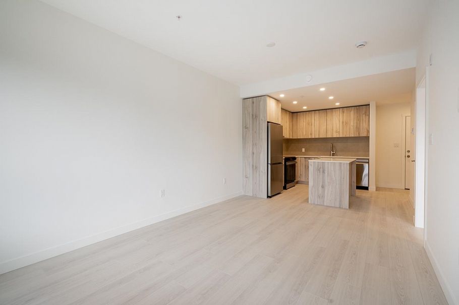 403 3596 Malsum Drive North Vancouver, BC - 18