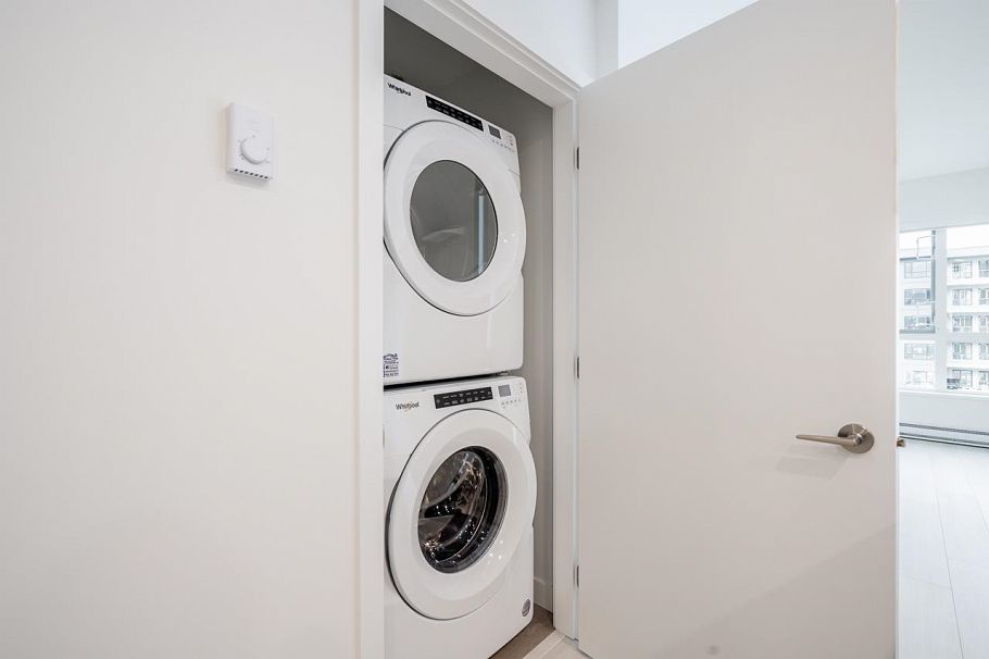 403 3596 Malsum Drive North Vancouver, BC - 24