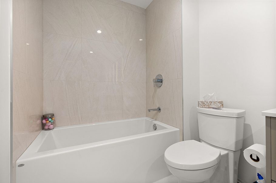 2602 1401 Hunter Street North Vancouver, BC - 31