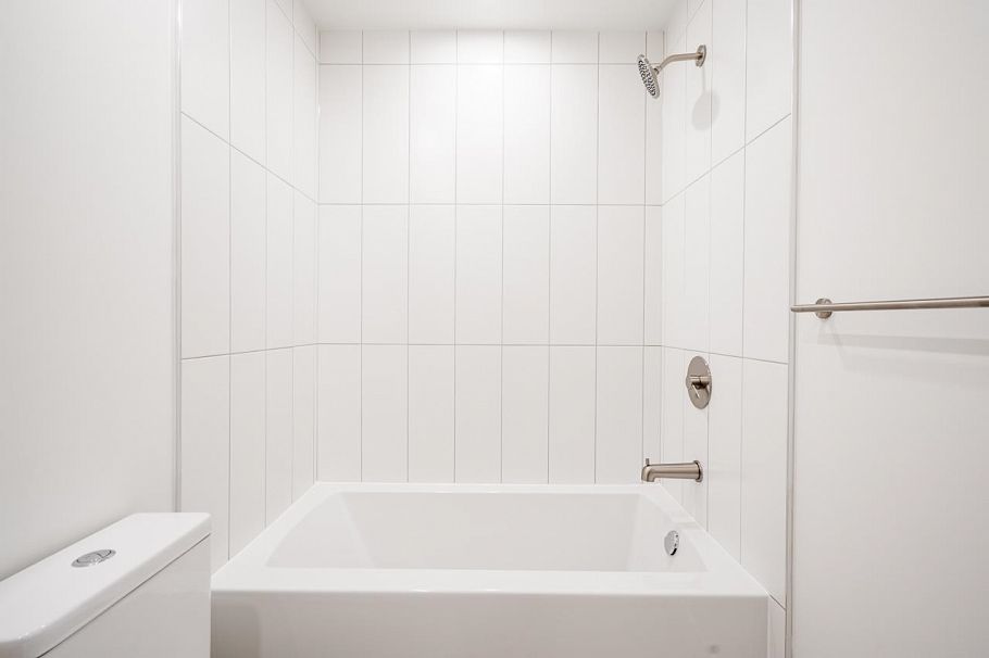 403 3596 Malsum Drive North Vancouver, BC - 23