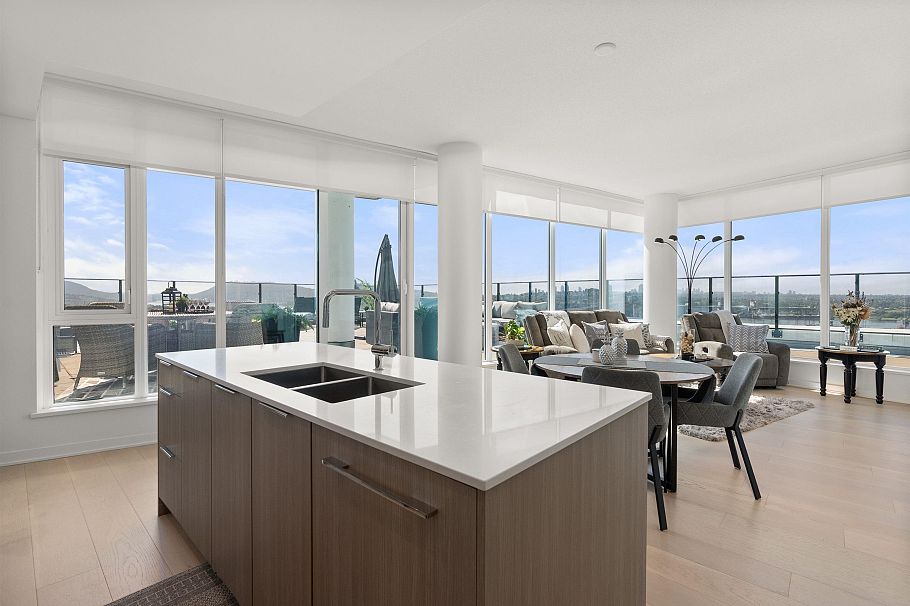 2602 1401 Hunter Street North Vancouver, BC - 3