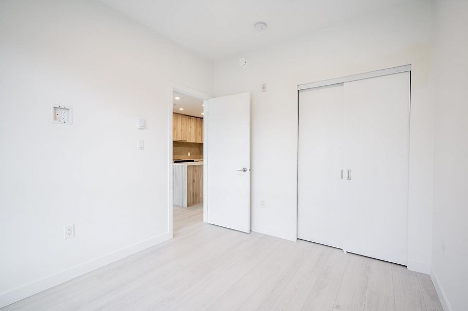 403 3596 Malsum Drive North Vancouver, BC - 21