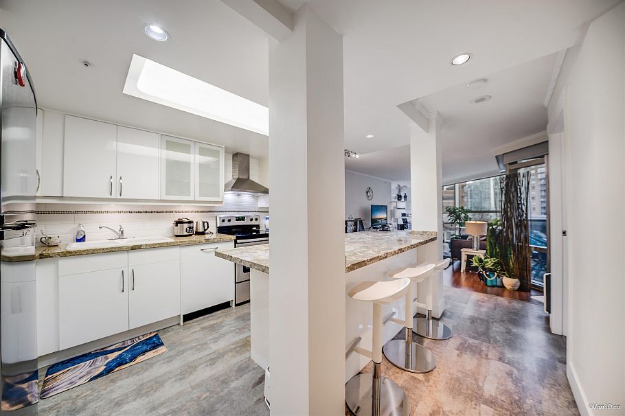 701 1050 Burrard Street Vancouver, BC - 4