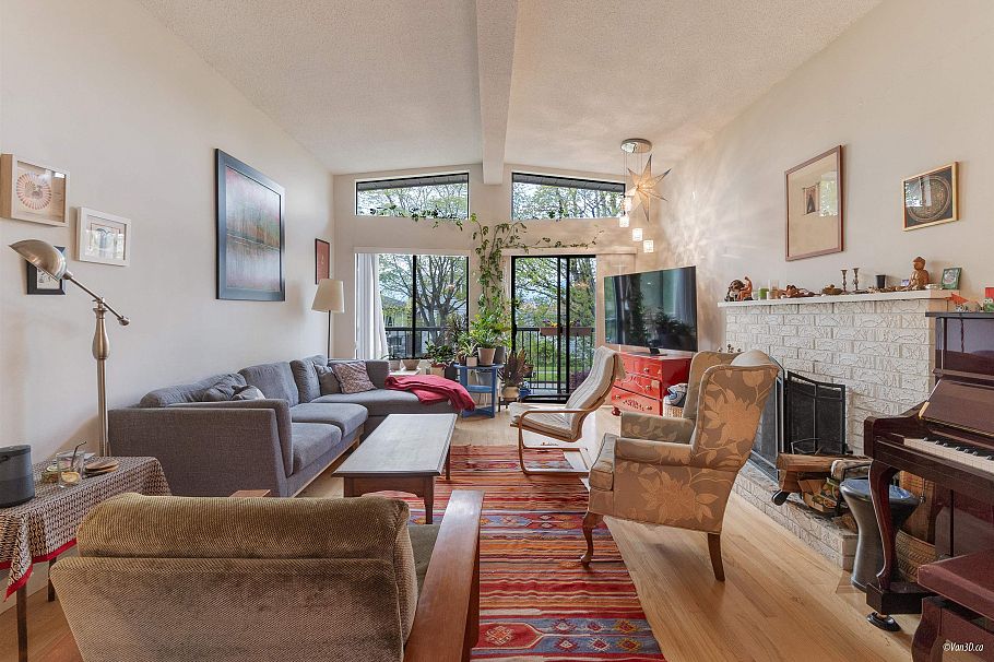 2752 Grant Street Vancouver, BC - 1