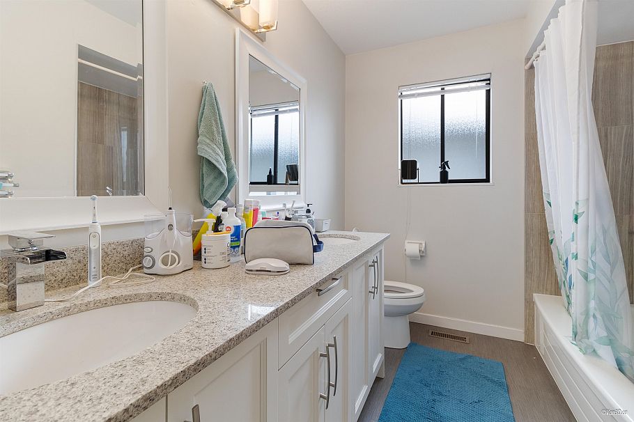 2752 Grant Street Vancouver, BC - 16