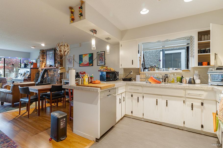 2752 Grant Street Vancouver, BC - 18